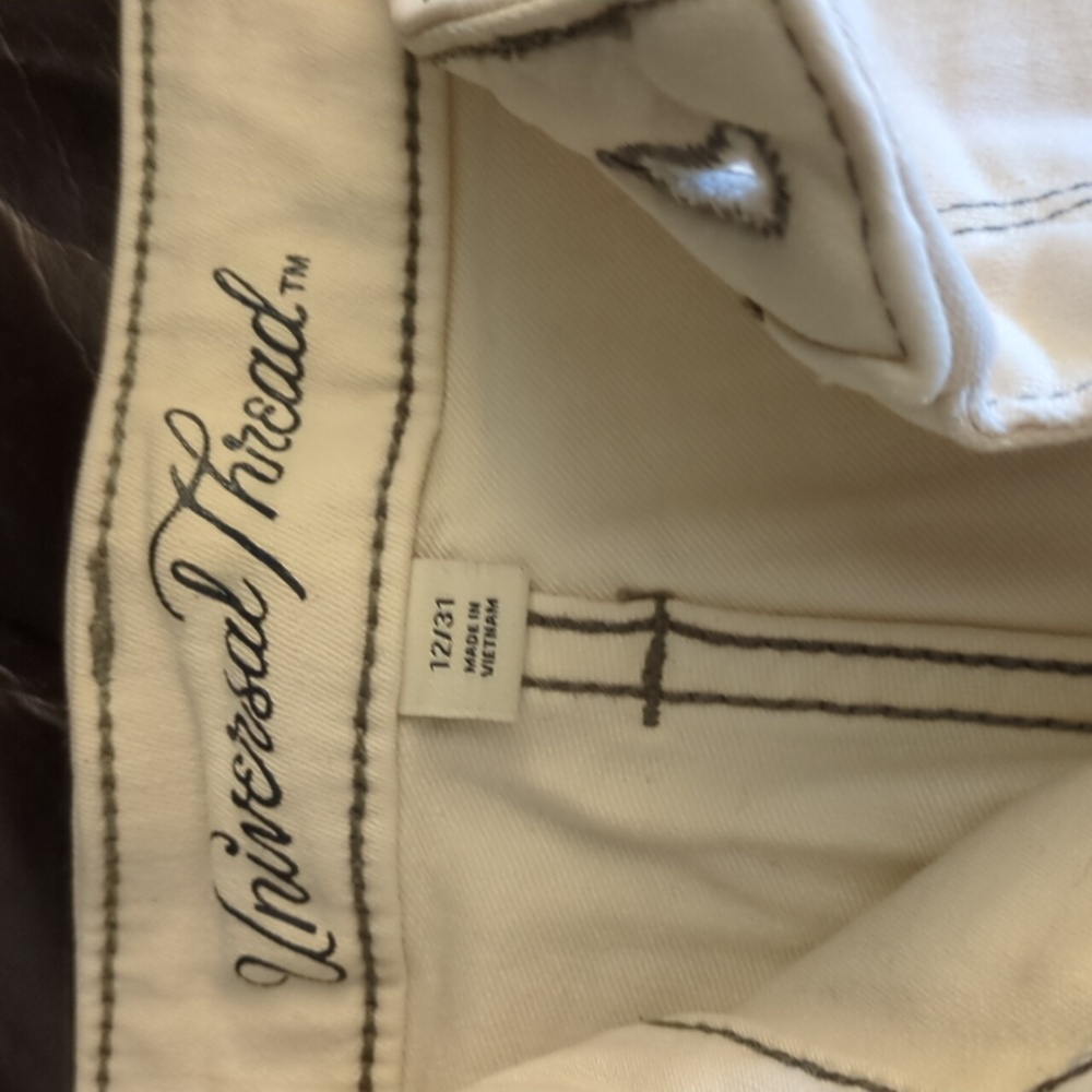 Target Universal Thread Contrast Shorts Cream trimmed Blue Stitching - Picture 2 of 6